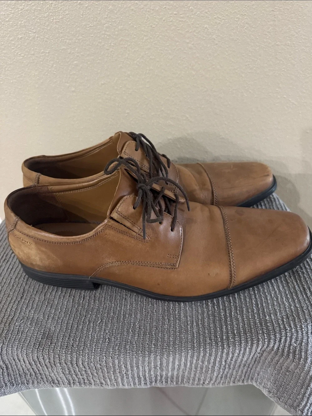 Clarks Brown Leather Lace-Up Oxfords